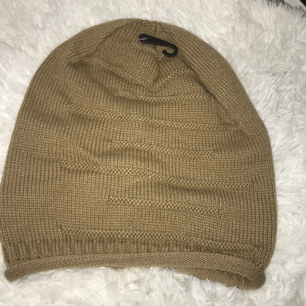 Slouchy knit beanie beige